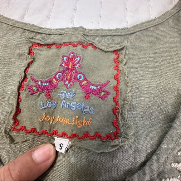 Johnny Was Embroidered 100% Linen Olive Green Sleeveless Blouse - Picture 6 of 9